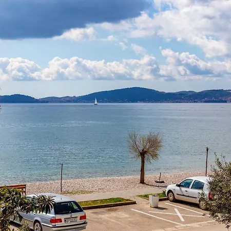 Mare-more W Balcony And Front And View 扎达尔
