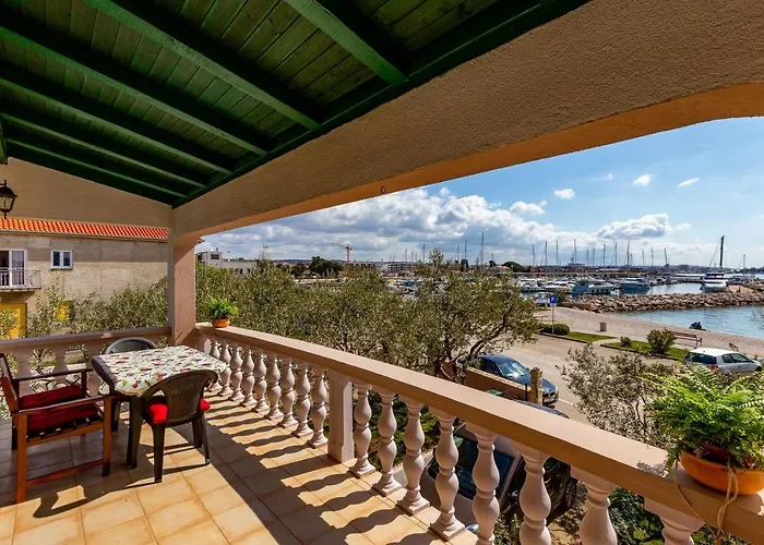 Mare-more W Balcony And Front And View Appartement