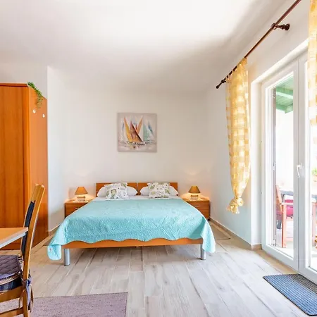 Mare-more W Balcony And Front And View * 자다르