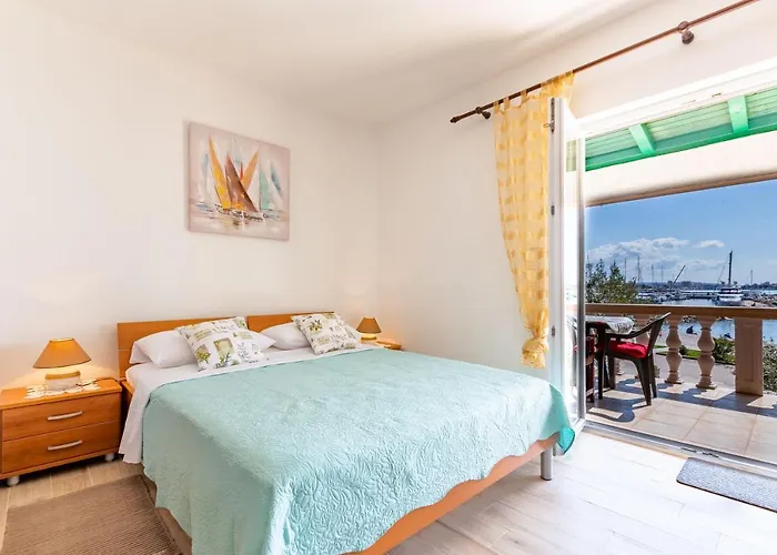 Mare-more W Balcony And Front And View * Ζαντάρ