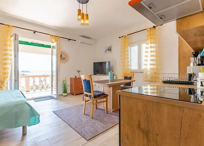 Apartman Mare-more W Balcony And Front And View