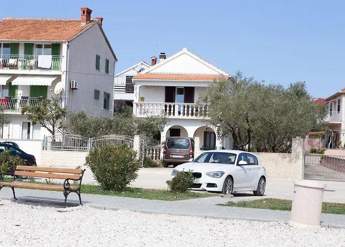 Mare-more W Balcony And Front And View *